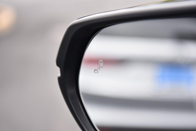 Honda CR-V Vehicle Image 11
