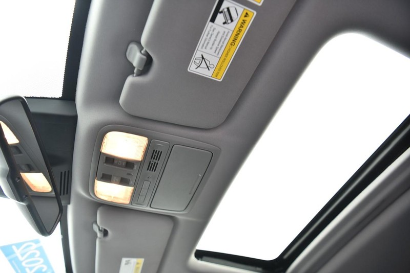 Honda CR-V Vehicle Image 22
