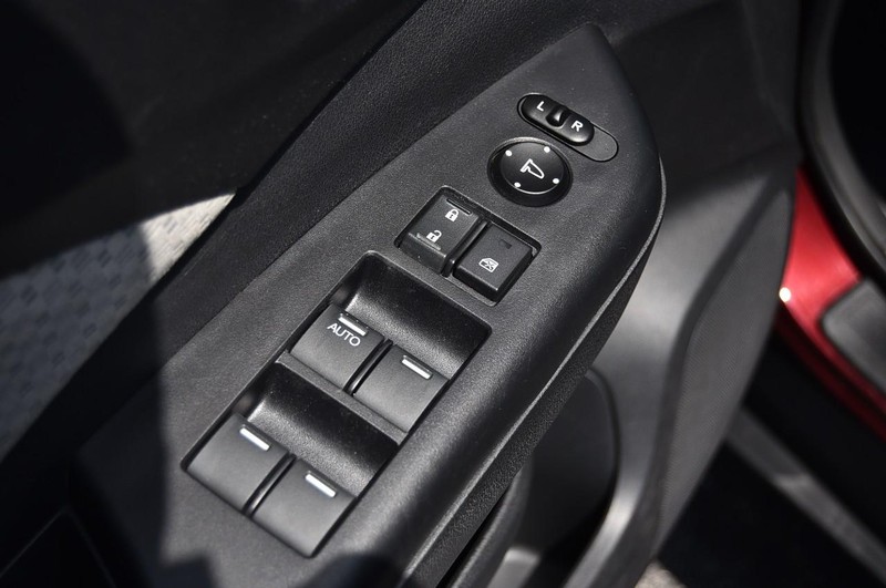 Honda CR-V Vehicle Image 09