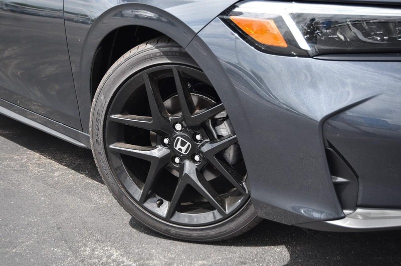 Honda Civic Hatchback Vehicle Image 03