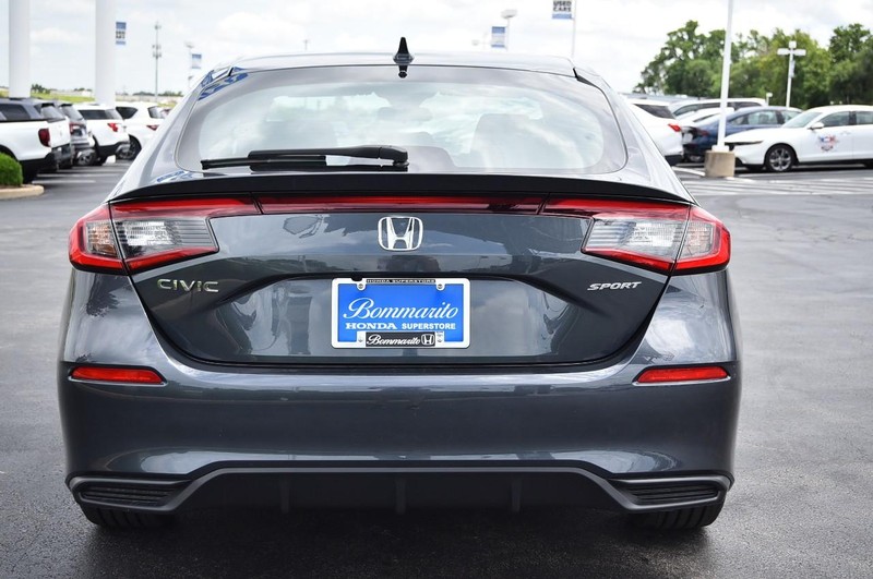 Honda Civic Hatchback Vehicle Image 06