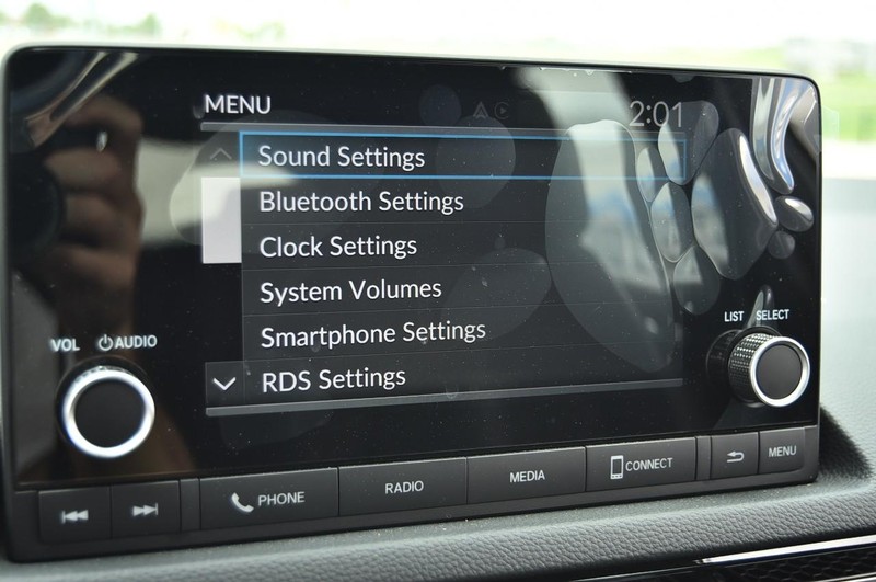 Honda Civic Hatchback Vehicle Image 13