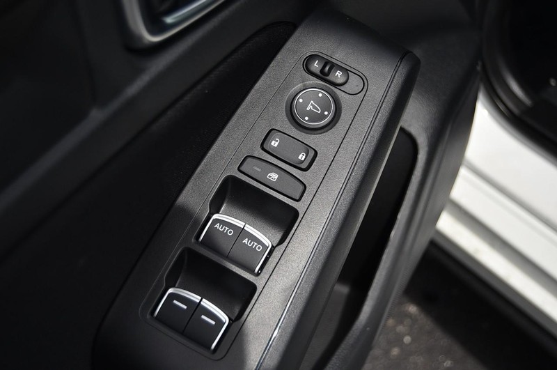 Honda Civic Hatchback Vehicle Image 08