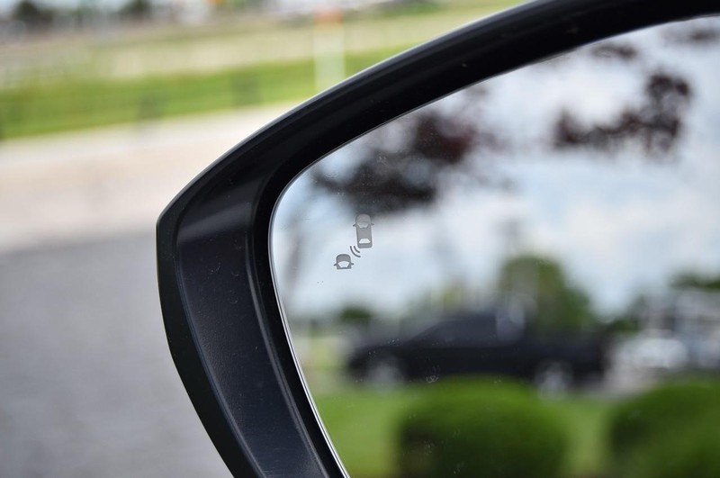 Honda Civic Hatchback Vehicle Image 09