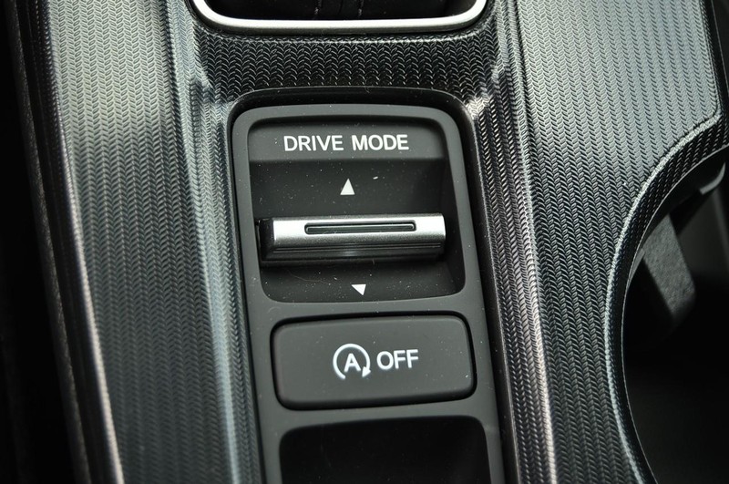 Honda Civic Hatchback Vehicle Image 16