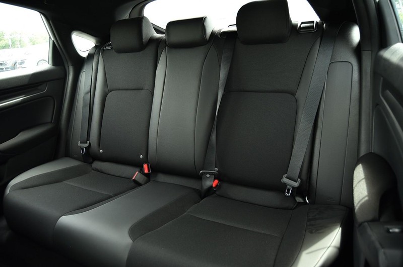 Honda Civic Hatchback Vehicle Image 21
