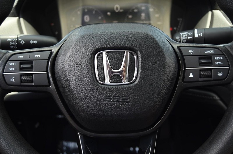 Honda Accord Sedan Vehicle Image 16