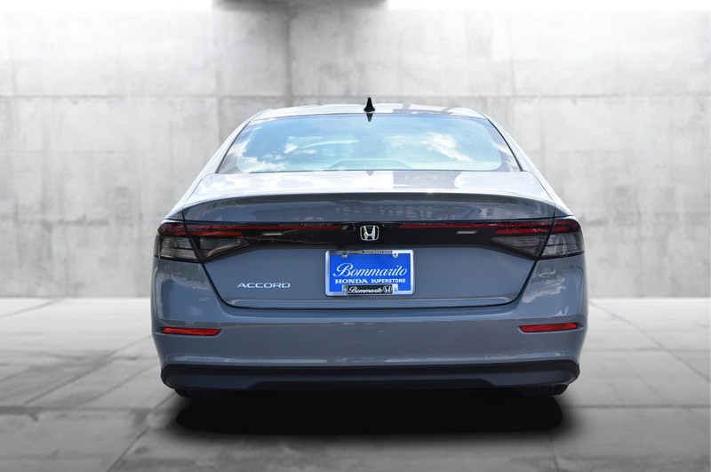 Honda Accord Sedan Vehicle Image 06