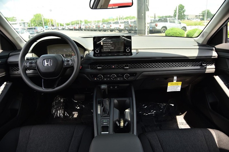 Honda Accord Sedan Vehicle Image 07