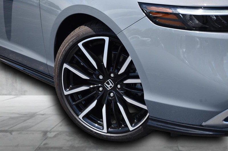 Honda Accord Hybrid Vehicle Image 03