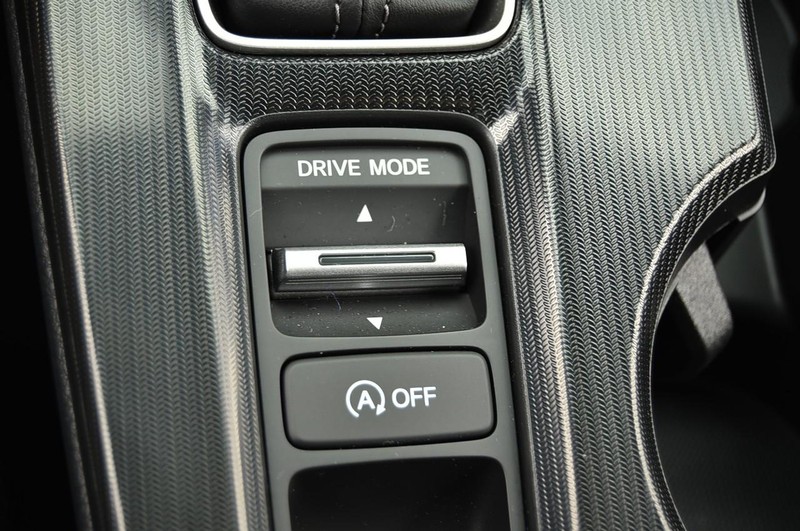 Honda Civic Hatchback Vehicle Image 16