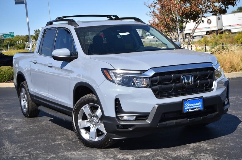 Honda Ridgeline Vehicle Image 02