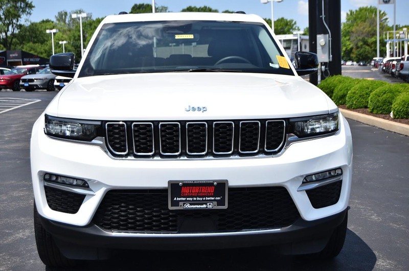 Jeep Grand Cherokee 4xe Vehicle Image 04