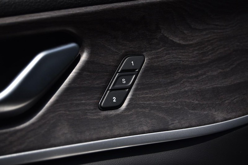 Jeep Grand Cherokee 4xe Vehicle Image 11