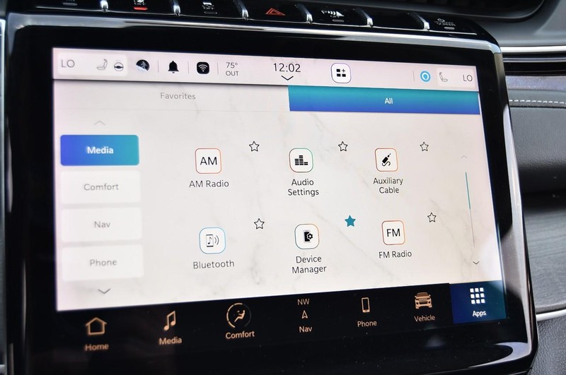 Jeep Grand Cherokee 4xe Vehicle Image 18