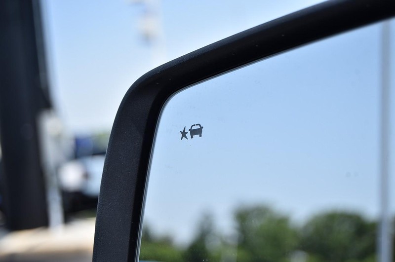 GMC Acadia Vehicle Image 11