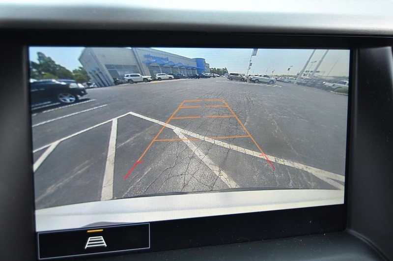 GMC Acadia Vehicle Image 13