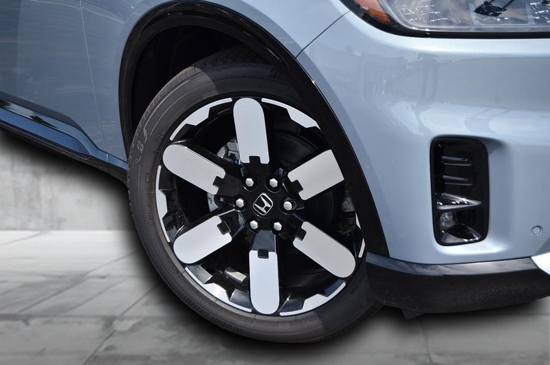Honda Prologue Vehicle Image 03