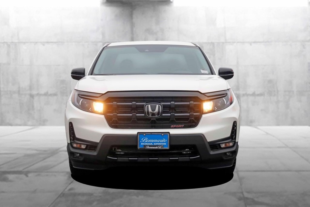 Honda Ridgeline Vehicle Full-screen Gallery Image 4