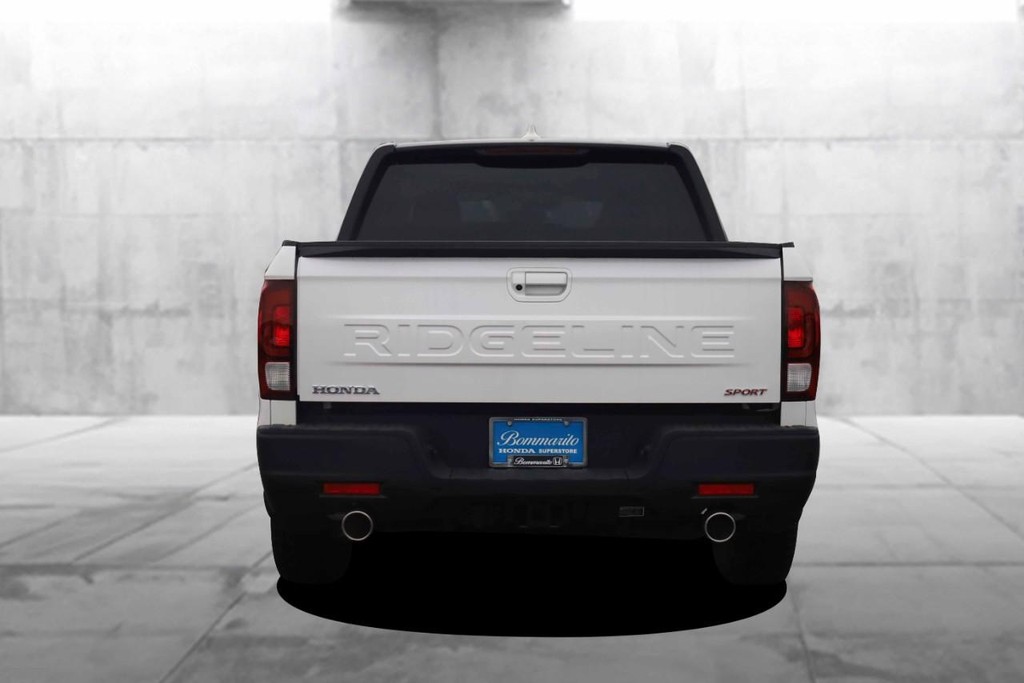 Honda Ridgeline Vehicle Full-screen Gallery Image 6