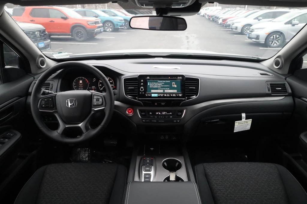 Honda Ridgeline Vehicle Full-screen Gallery Image 7