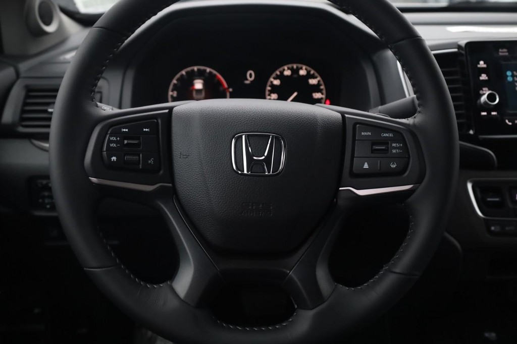 Honda Ridgeline Vehicle Full-screen Gallery Image 8