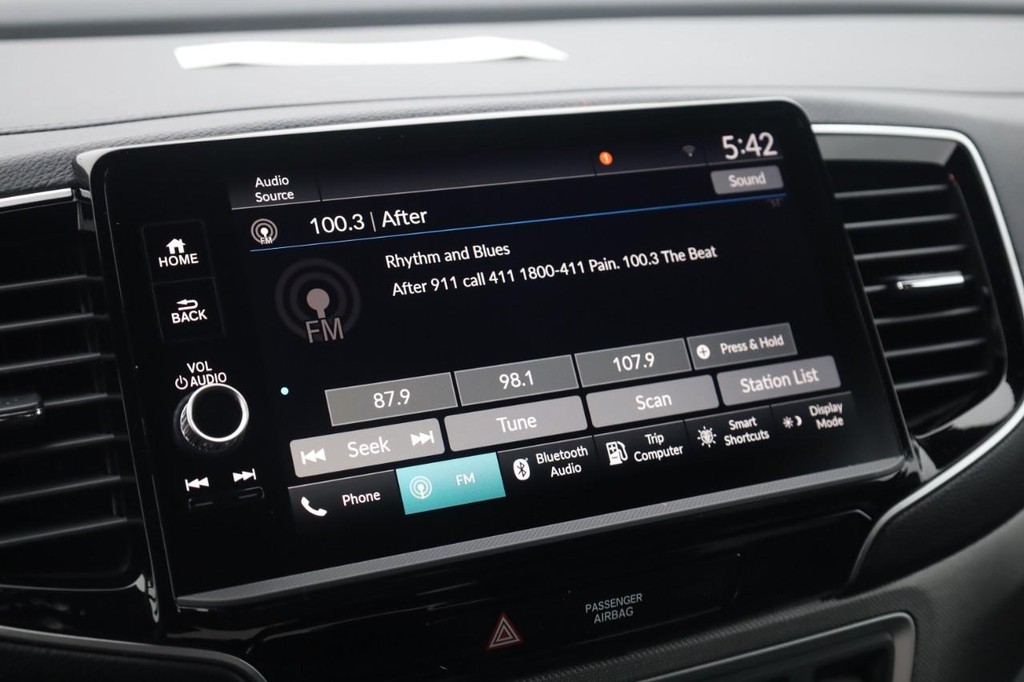 Honda Ridgeline Vehicle Full-screen Gallery Image 14