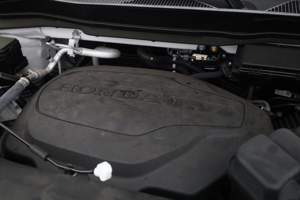 Honda Ridgeline Vehicle Full-screen Gallery Image 23