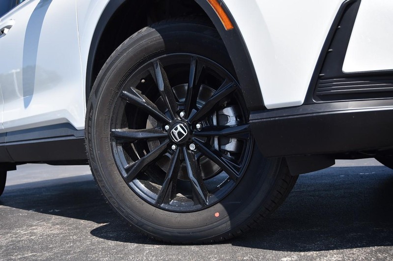 Honda CR-V Hybrid Vehicle Image 03