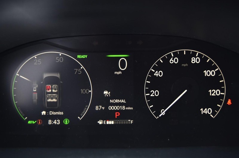 Honda CR-V Hybrid Vehicle Image 11
