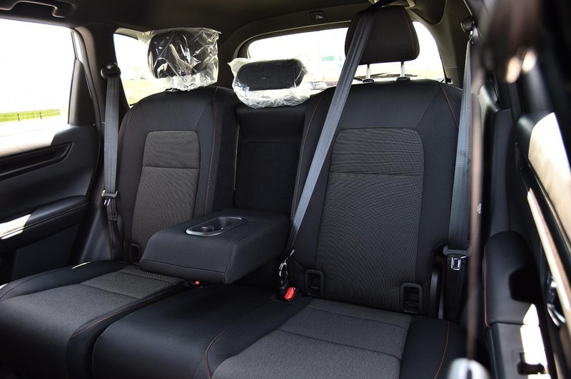 Honda CR-V Hybrid Vehicle Image 22