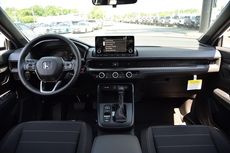 Honda CR-V Hybrid Vehicle Image 07