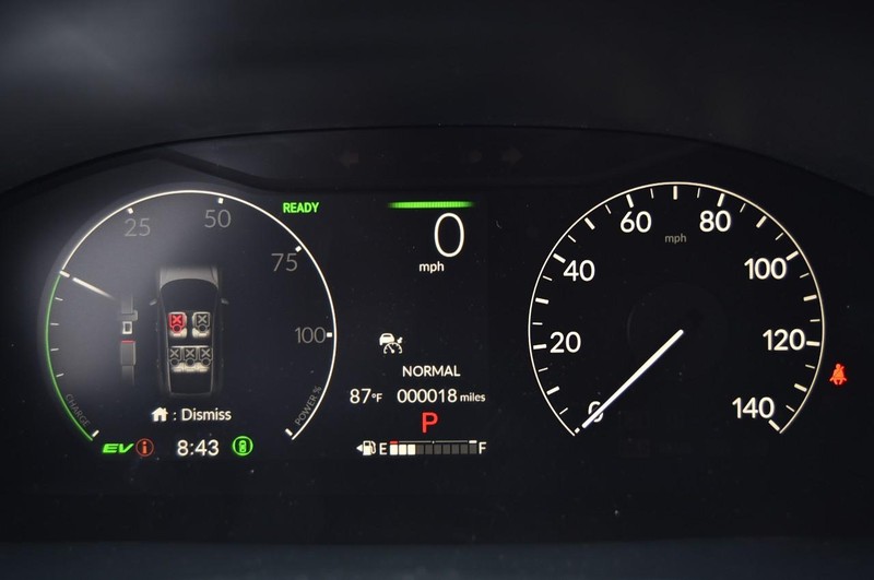 Honda CR-V Hybrid Vehicle Image 11