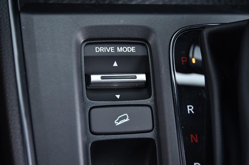 Honda CR-V Hybrid Vehicle Image 16