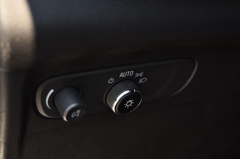Buick Envision Vehicle Image 11