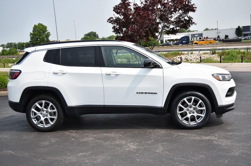 Jeep Compass Vehicle Image 05