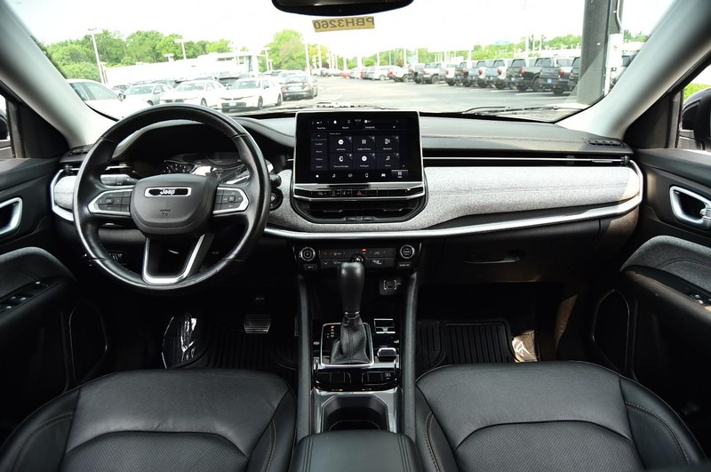 Jeep Compass Vehicle Image 08