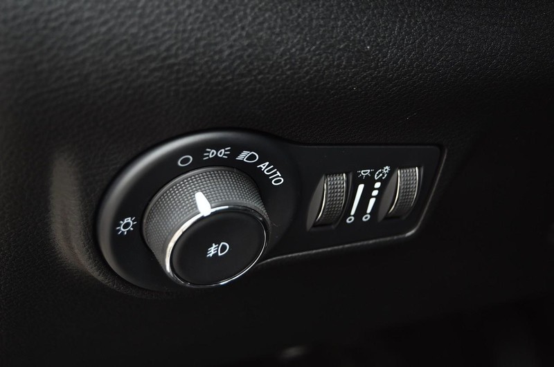 Jeep Compass Vehicle Image 12