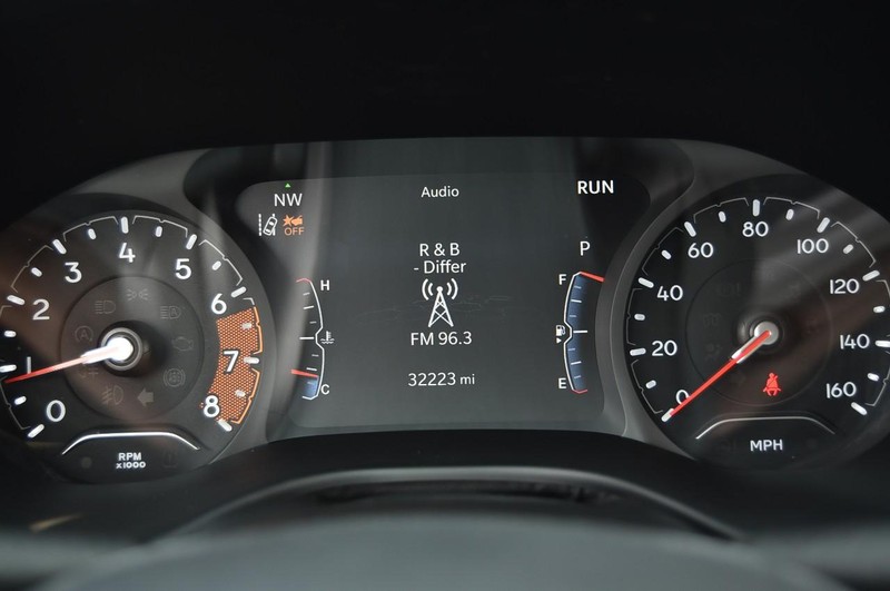 Jeep Compass Vehicle Image 13