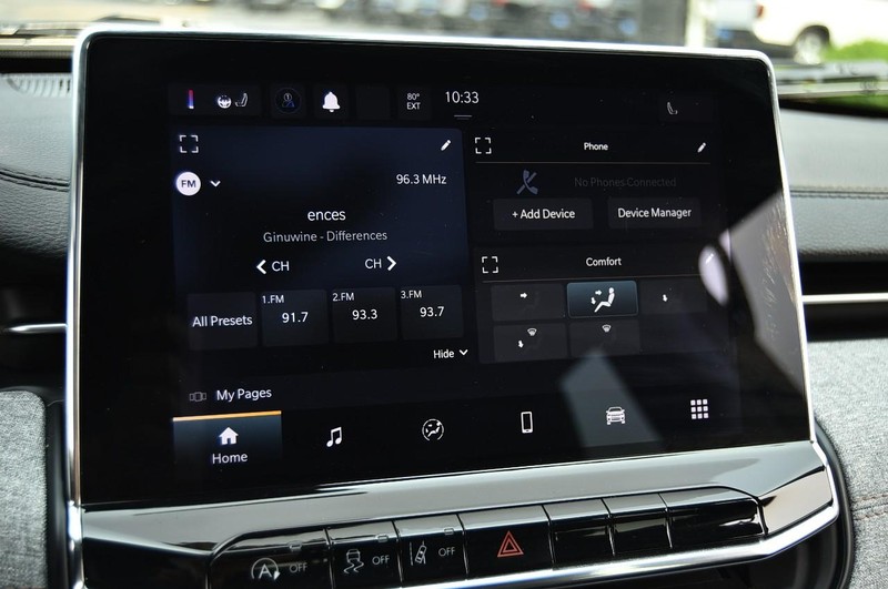 Jeep Compass Vehicle Image 15