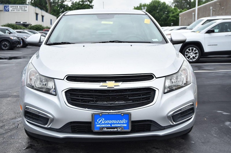 Chevrolet Cruze Limited Vehicle Image 04