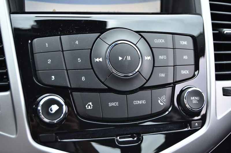Chevrolet Cruze Limited Vehicle Image 13