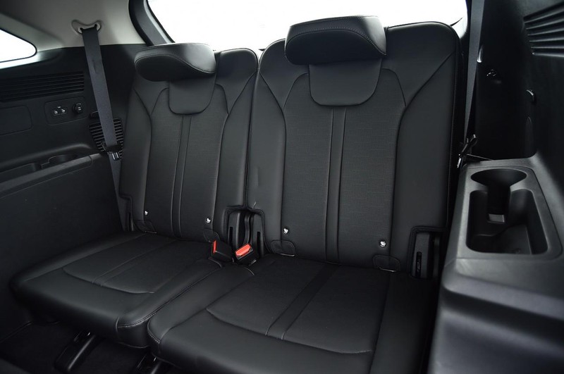 Kia Sorento Vehicle Image 26