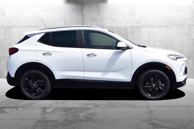 Buick Encore GX Vehicle Image 05
