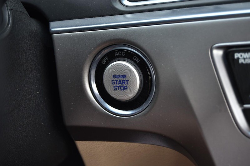 Hyundai Sonata Vehicle Image 18
