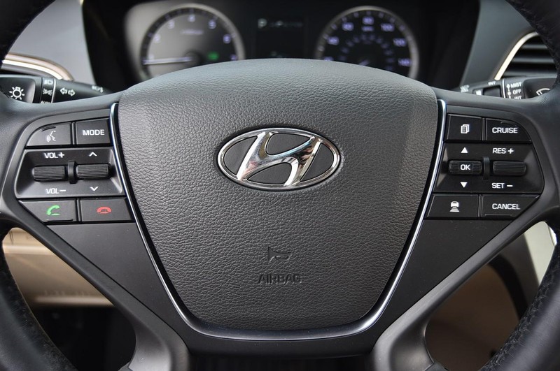 Hyundai Sonata Vehicle Image 19