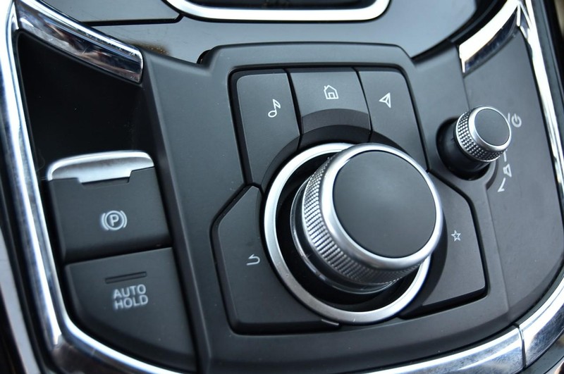Mazda CX-9 Vehicle Image 16