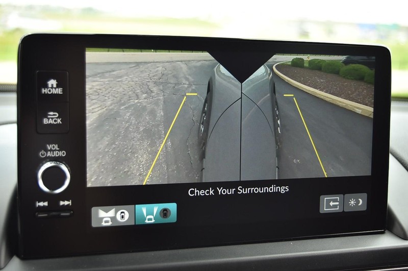 Honda Pilot Vehicle Image 16
