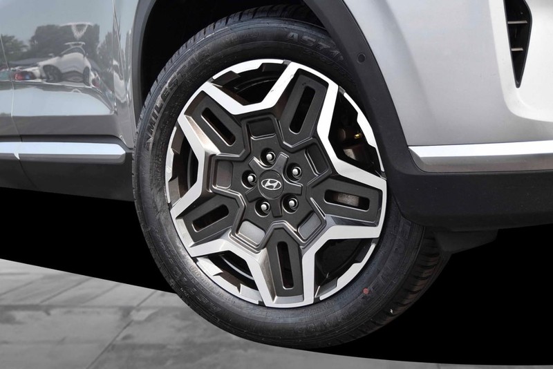 Hyundai Santa Fe Vehicle Image 03