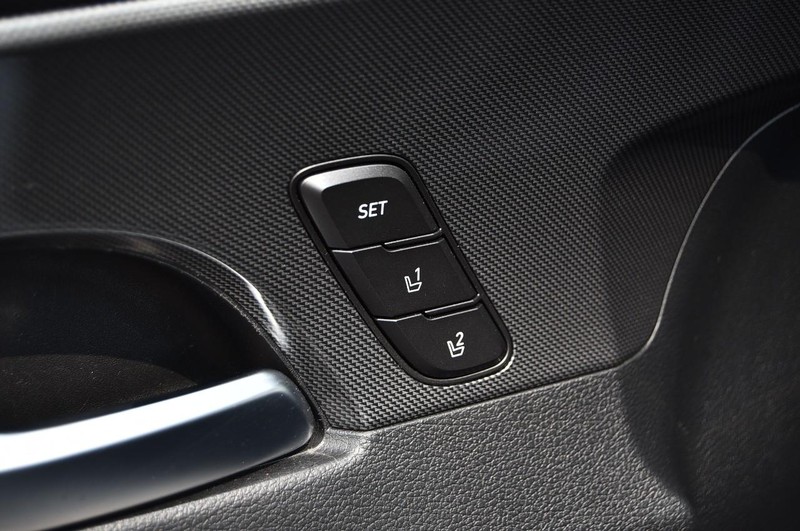 Hyundai Santa Fe Vehicle Image 09